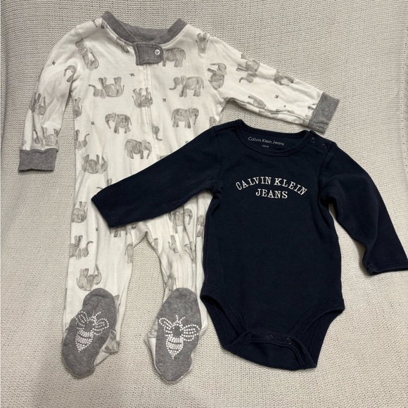Burt's Bees Baby One Piece Footies-Gray& White and Black CKJ Long Sleeved Tee - Picture 1 of 9